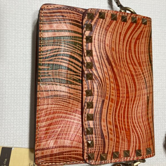 NWT Patricia Nash Hermosa Leather Crossbody in Wavy Stripes and Studs - Picture 3 of 12